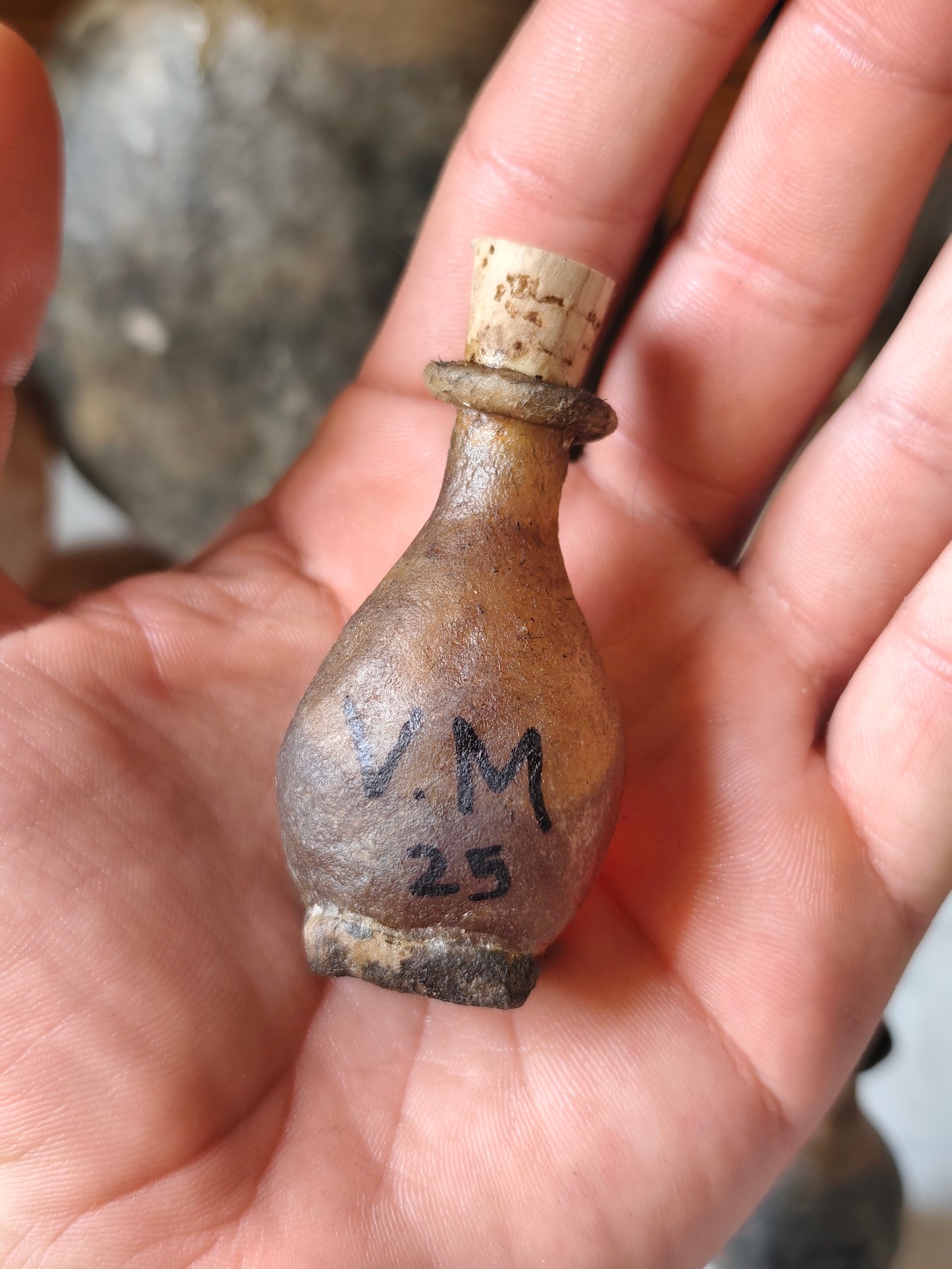 Madagascar Vetiver in Leather Kuppi Bottle, 12 gr, bottle incluided