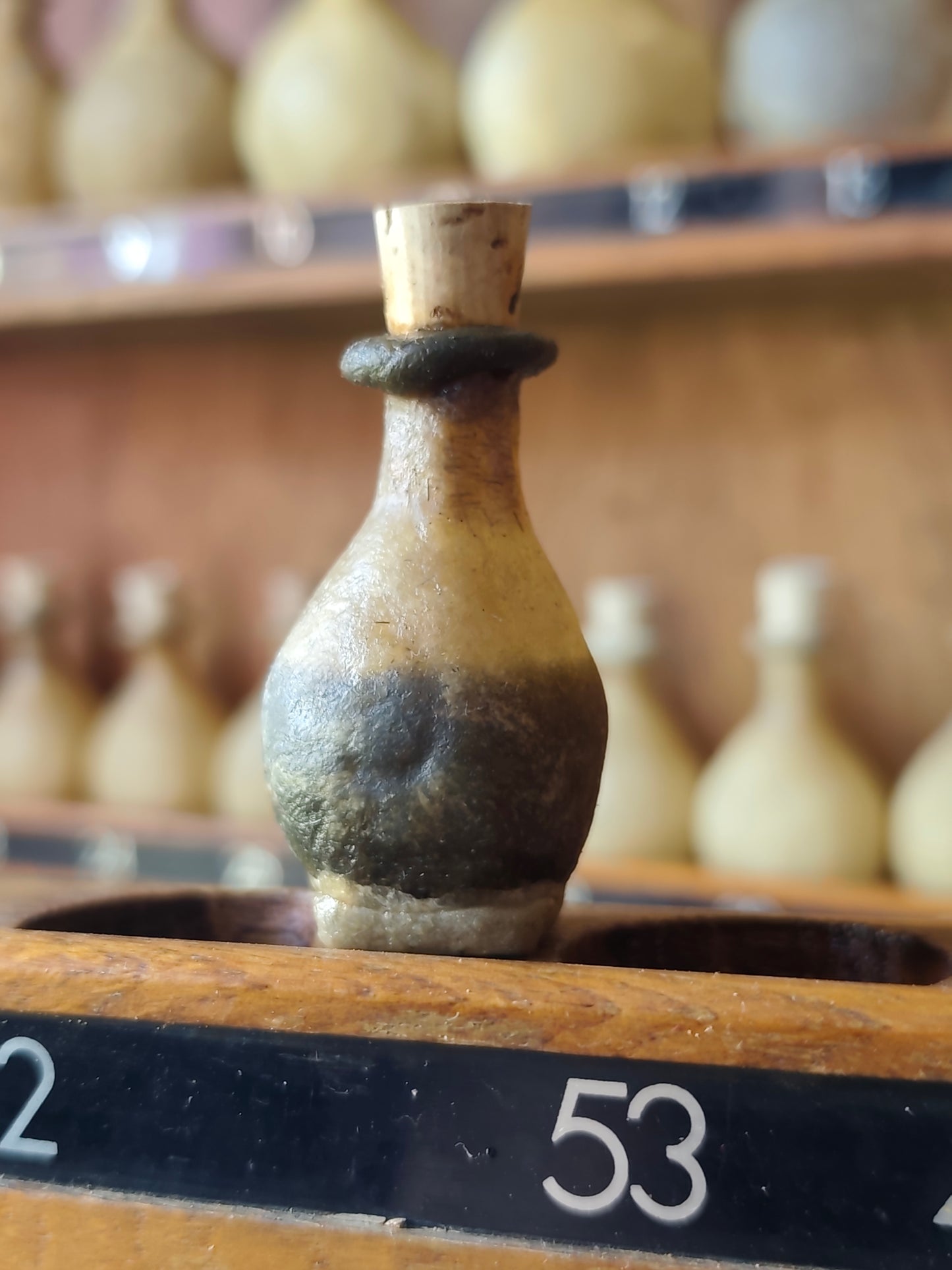 Javanesse Vetiver in Leather Kuppi Bottle, 12 gr, bottle incluided