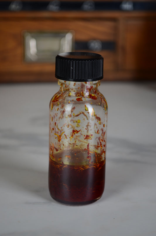 Spanish saffron macerated in Chinese Oud Kynam