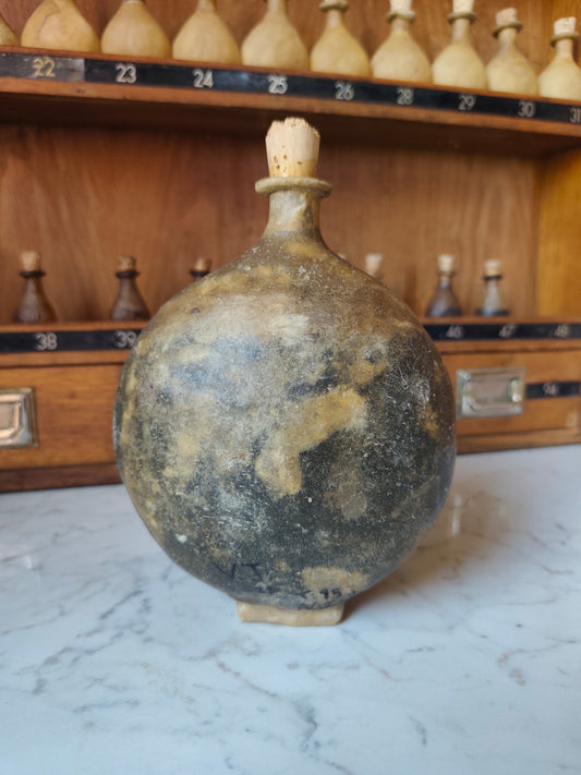 Javanesse Vetiver in Leather Kuppi Bottle, 12 gr, bottle incluided
